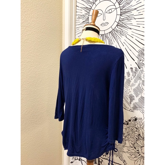 π Amazing flower embroidery top - Picture 8 of 12